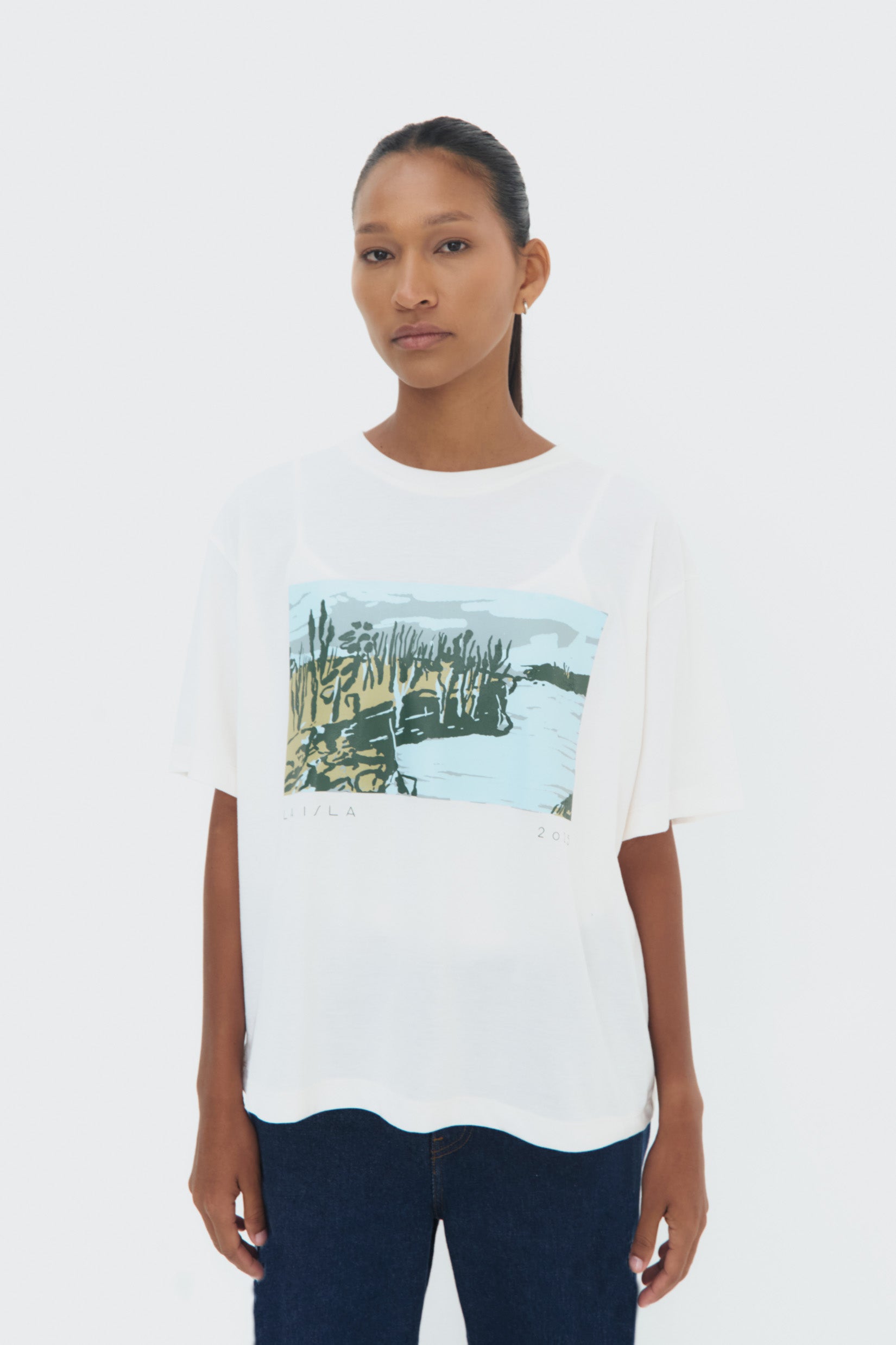La Isla T-Shirt by Olga Fisch – cotton tee with art-inspired print