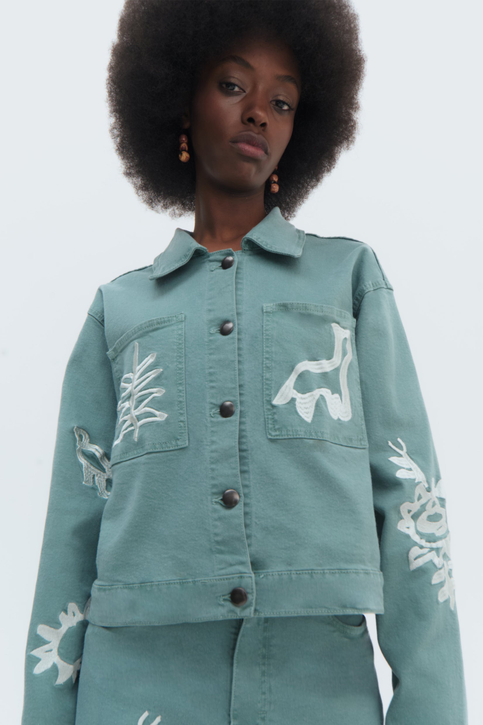 Detail of Iconos Cropped Jacket – fitted silhouette and clean lines