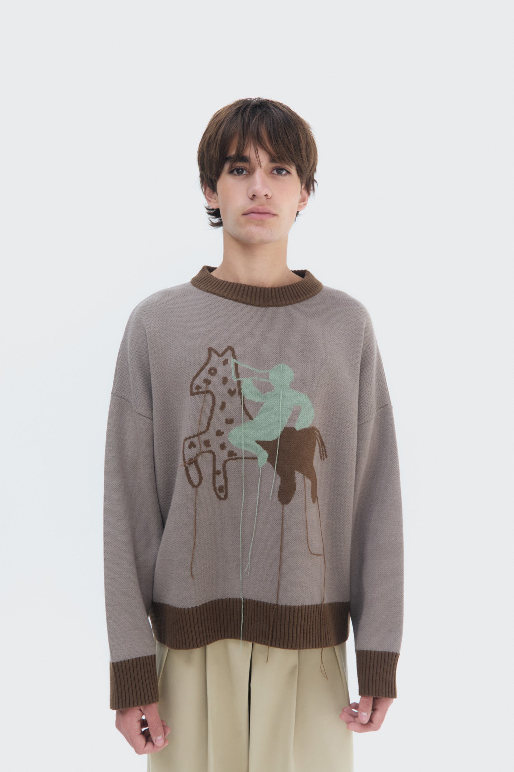 Front view of Jinete Sweater – oversized fit and dropped shoulders