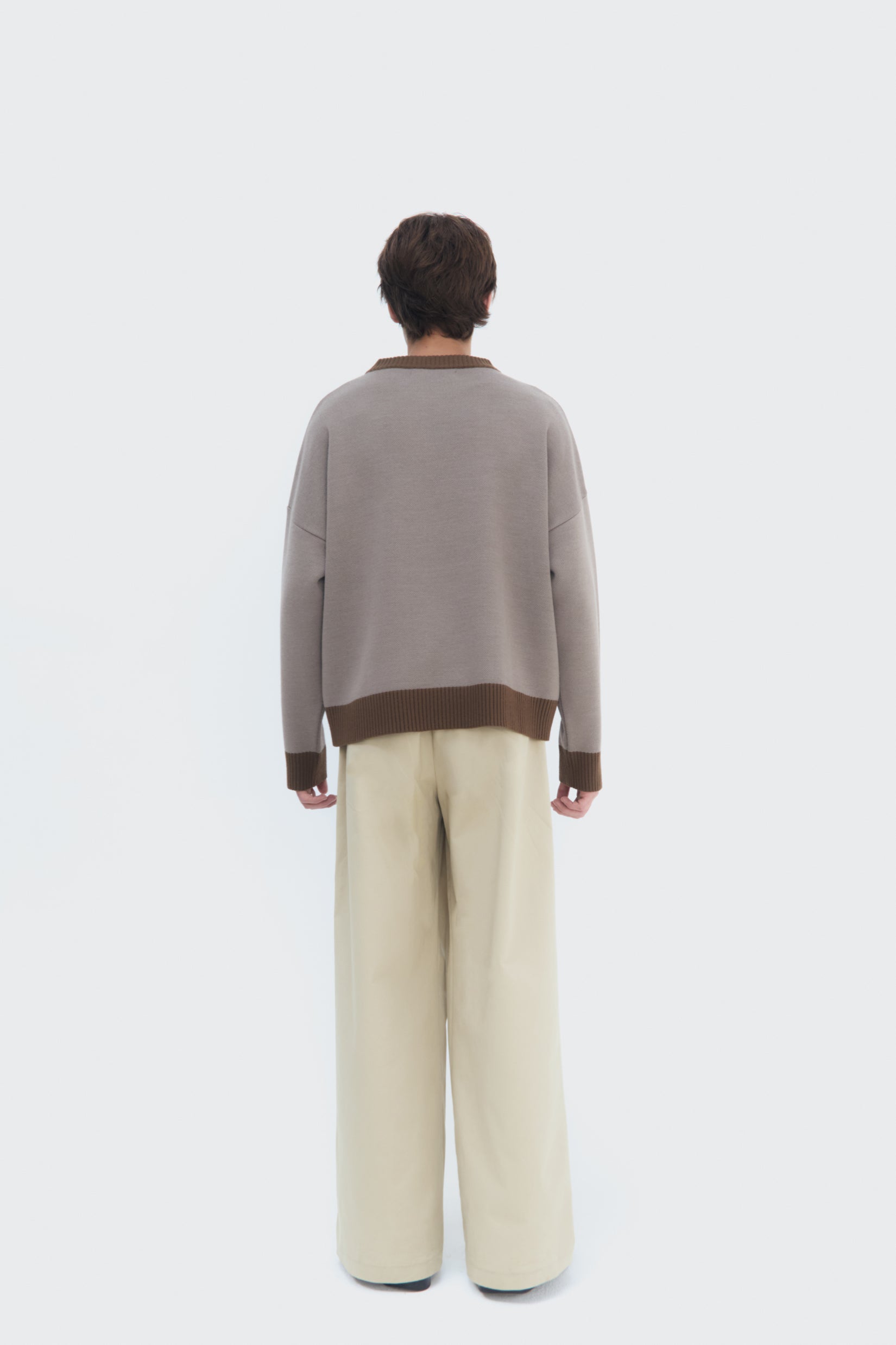 Back view of Jinete Sweater – oversized fit and dropped shoulders