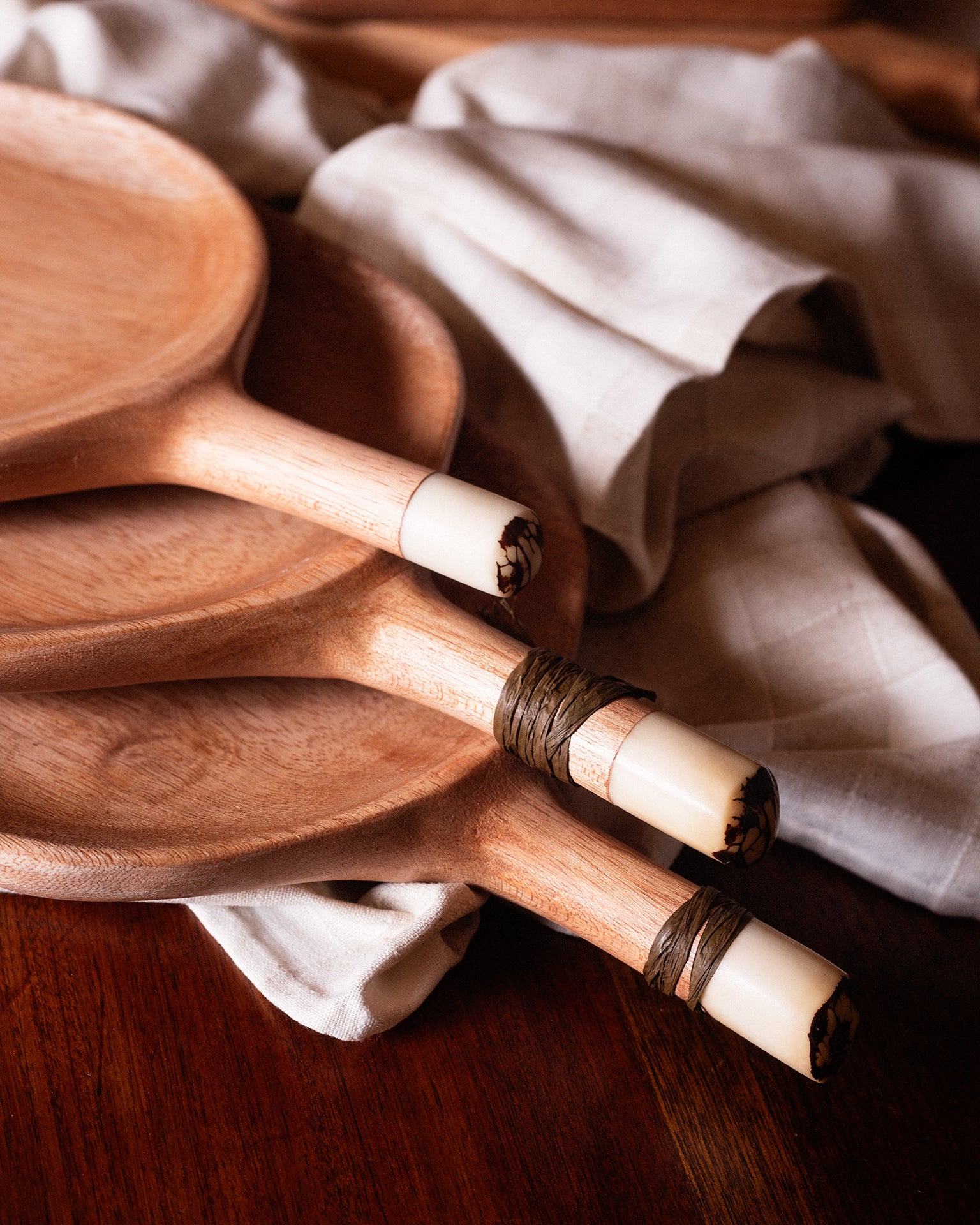 Chonta Caspia Tray Set